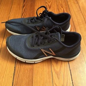New Balance women’s sneakers, navy blue size 7, EUC